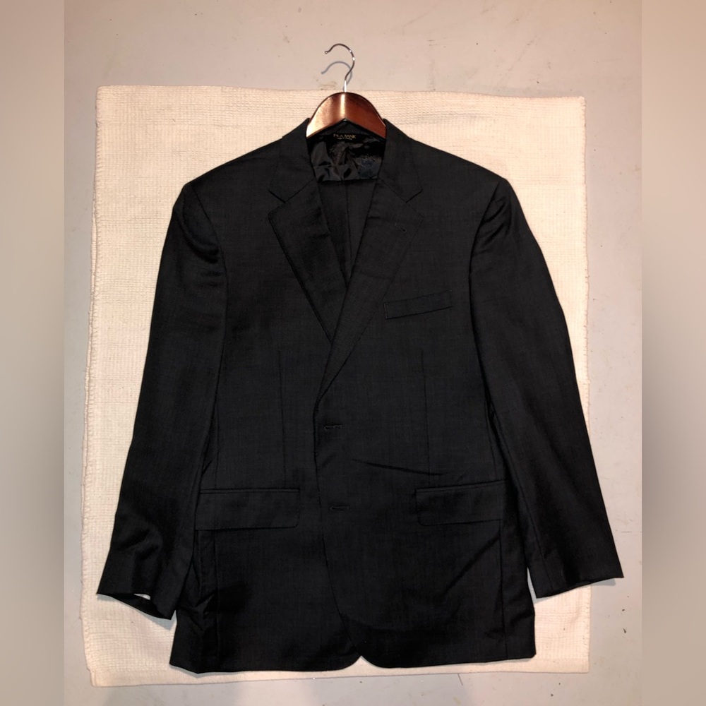 Jos A Bank men’s herringbone pattern suit. 43R. 37” waste.